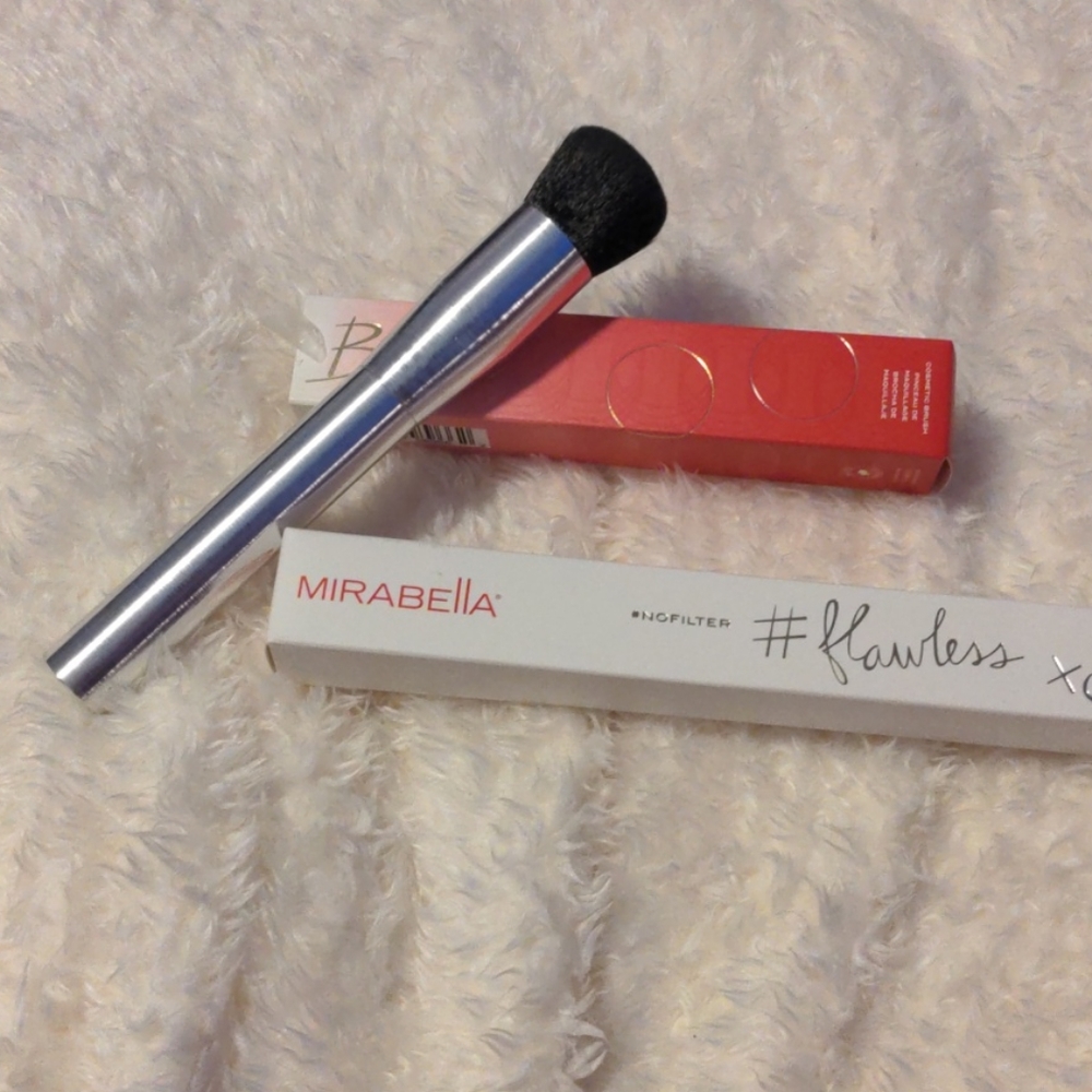 Mirabella Sculpting Foundation & Contour Brush